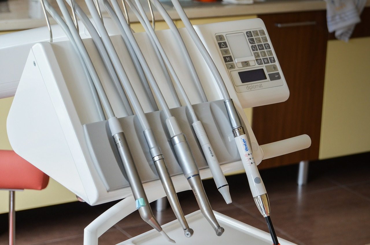 Impianti senza osso: riabilitazione bimascellare